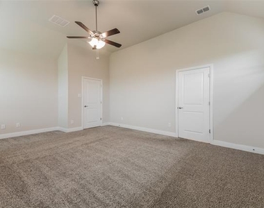 1121 Knightsbridge Road - Photo Thumbnail 9