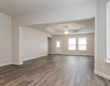 1121 Knightsbridge Road - Photo Thumbnail 13