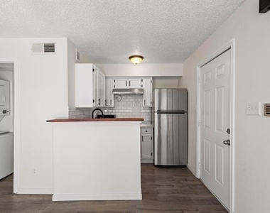 2301 Balsam Drive - Photo Thumbnail 15