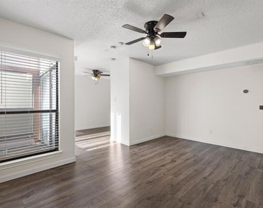2301 Balsam Drive - Photo Thumbnail 12