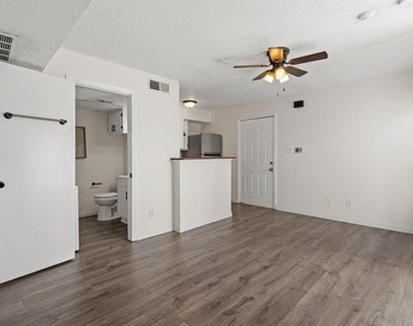 2301 Balsam Drive - Photo Thumbnail 11