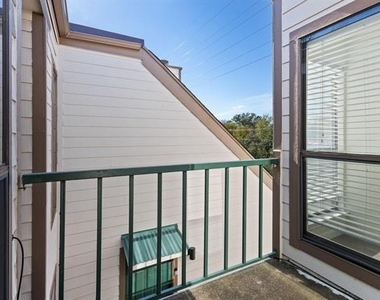 2301 Balsam Drive - Photo Thumbnail 7