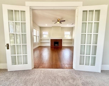 1201 E Lamar Street - Photo Thumbnail 9
