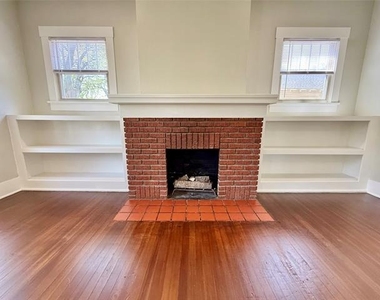 1201 E Lamar Street - Photo Thumbnail 4