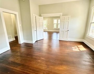 1201 E Lamar Street - Photo Thumbnail 20