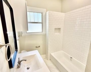 1201 E Lamar Street - Photo Thumbnail 10