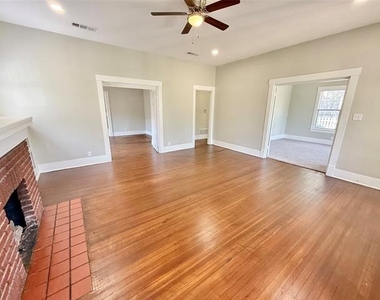 1201 E Lamar Street - Photo Thumbnail 2