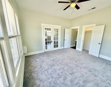 1201 E Lamar Street - Photo Thumbnail 6