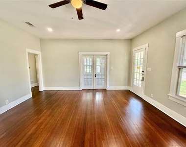 1201 E Lamar Street - Photo Thumbnail 3