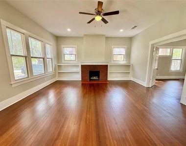 1201 E Lamar Street - Photo Thumbnail 1
