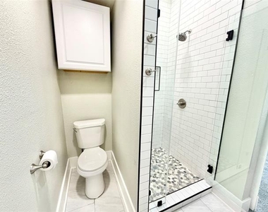 1201 E Lamar Street - Photo Thumbnail 34
