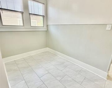 1201 E Lamar Street - Photo Thumbnail 23