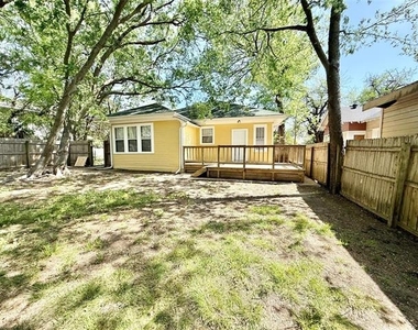 1201 E Lamar Street - Photo Thumbnail 38