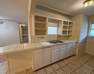 1238 Carla Street - Photo Thumbnail 9