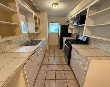 1238 Carla Street - Photo Thumbnail 7