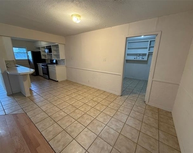 1238 Carla Street - Photo Thumbnail 6