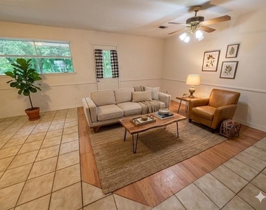 1238 Carla Street - Photo Thumbnail 3