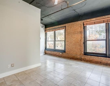 910 Houston Street - Photo Thumbnail 12