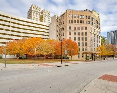 910 Houston Street - Photo Thumbnail 1