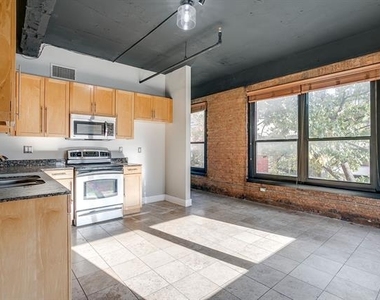 910 Houston Street - Photo Thumbnail 18