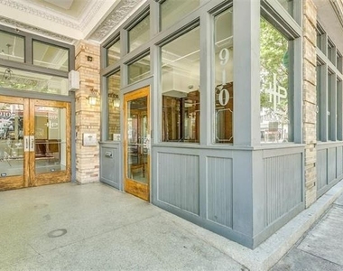910 Houston Street - Photo Thumbnail 2