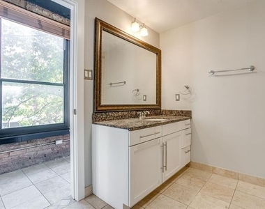 910 Houston Street - Photo Thumbnail 15