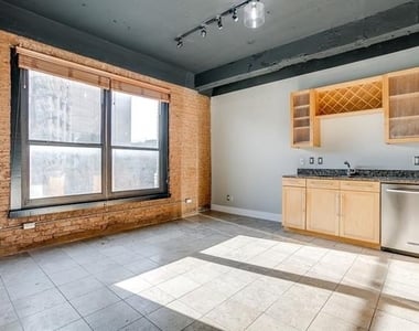 910 Houston Street - Photo Thumbnail 16
