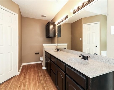 10253 Sunset View Drive - Photo Thumbnail 10