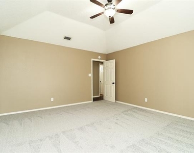 10253 Sunset View Drive - Photo Thumbnail 8