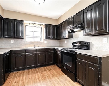10253 Sunset View Drive - Photo Thumbnail 7