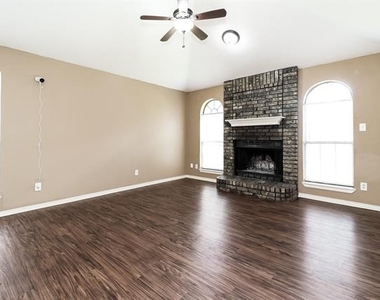 10253 Sunset View Drive - Photo Thumbnail 5