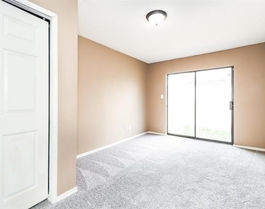 10253 Sunset View Drive - Photo Thumbnail 11