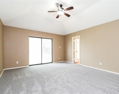 10253 Sunset View Drive - Photo Thumbnail 9