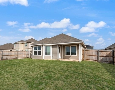 1117 Takeoff Avenue - Photo Thumbnail 18