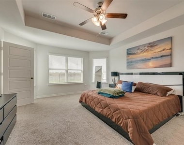 1117 Takeoff Avenue - Photo Thumbnail 11