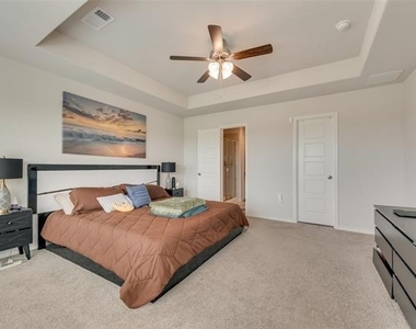 1117 Takeoff Avenue - Photo Thumbnail 10