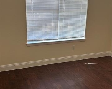 605 Mcqueary Street - Photo Thumbnail 3