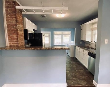 1715 Ramsey Avenue - Photo Thumbnail 12
