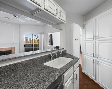 1001 Liberty Street - Photo Thumbnail 8
