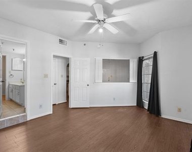 1001 Liberty Street - Photo Thumbnail 12