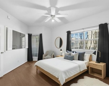 1001 Liberty Street - Photo Thumbnail 9