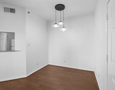 1001 Liberty Street - Photo Thumbnail 5