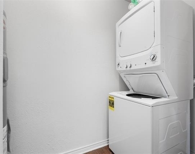 1001 Liberty Street - Photo Thumbnail 16