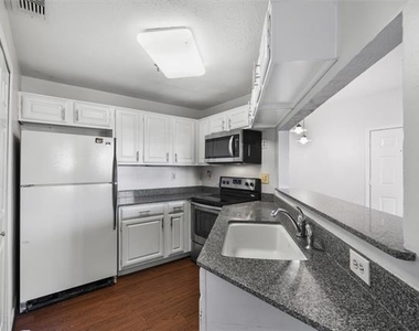 1001 Liberty Street - Photo Thumbnail 6