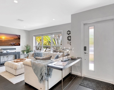 855 Berkeley Street - Photo Thumbnail 5