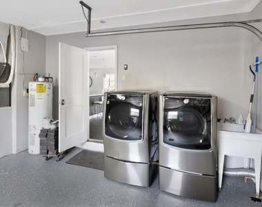 855 Berkeley Street - Photo Thumbnail 31