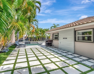 855 Berkeley Street - Photo Thumbnail 29