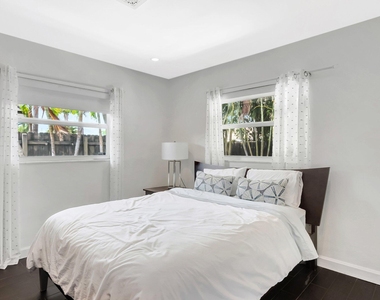 855 Berkeley Street - Photo Thumbnail 23