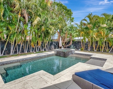 855 Berkeley Street - Photo Thumbnail 28