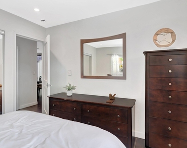 855 Berkeley Street - Photo Thumbnail 24